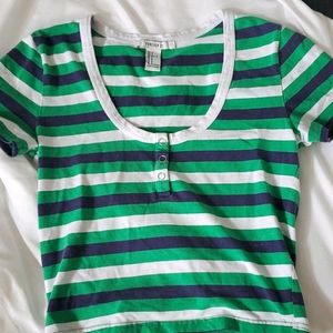 Stiped crop top with 3 buttons